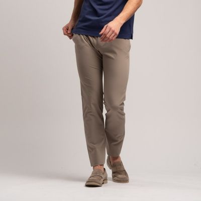 Pantalone uomo modello chino realizzato in TECNO tessuto di ultima generazione